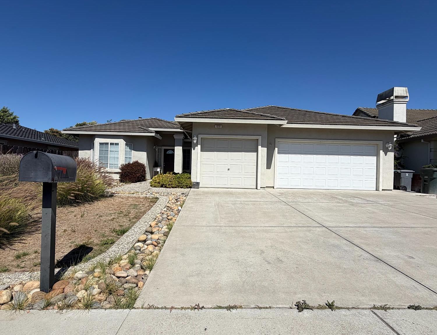1201 Nez Perce Dr, Hollister, CA